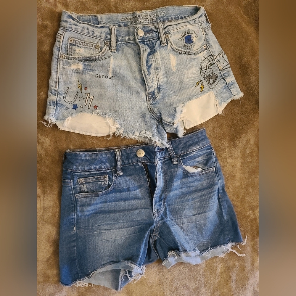 2 American Eagle Shorts